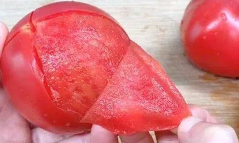 Cà chua có nên bỏ vỏ và hạt trước khi nấu? Câu trả lời khiến nhiều người giật mình vì đã luôn làm sai
