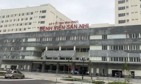 Vĩnh Phúc: Hai bé song sinh tím tái sau tiêm vắc xin viêm gan B, một bé đã tử vong