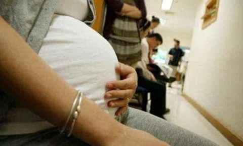 Mẹ không chi một xu tiền cưới vì coi thường bạn gái mang thai, con trai gây ra chuyện kinh hoàng