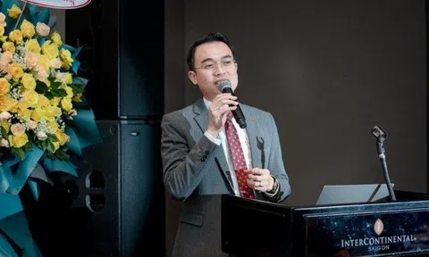 Bác sĩ Phạm Minh Trường hé lộ “bạn đồng hành” trong điều trị bạch biến