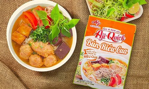 Chỉ một bước nêm đã có ngay tô bún riêu chuẩn vị với gia vị nêm sẵn Aji-Quick® Bún Riêu Cua