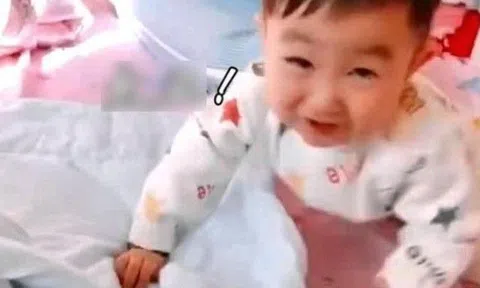 Lần đầu gặp em sơ sinh, cậu bé hỏi "Sao em con xấu thế?", câu trả lời của người mẹ đáng để học hỏi