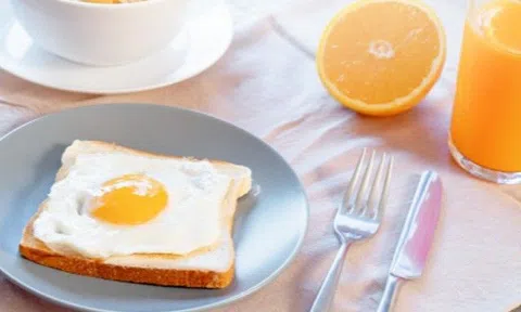 Bữa sáng ăn mặn hay ngọt mới tốt? Chuyên gia khuyên nên loại bỏ 2 món này vào bữa sáng