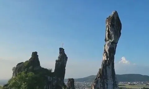 Video: Hòn Vọng Phu có thể sụp đổ bất cứ lúc nào