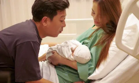 Trường Giang vắng mặt khi con trai chào đời nhưng vẫn kịp đặt tên cho quý tử, Nhã Phương nói: "Nghe kỳ"