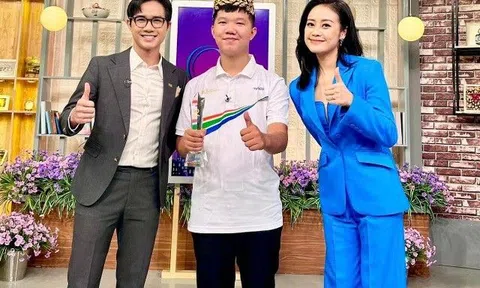MC VTV tung video bí mật sau chức vô địch Đường Lên Đỉnh Olympia của Xuân Mạnh: "Con lợn giúp em giành 1 tỷ!"