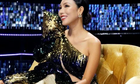 Ca sĩ Khánh Ngọc nhận cát-xê trăm triệu, khán giả chờ đến 1 giờ đêm nghe cô và Nhật Tinh Anh hát Vầng Trăng Khóc