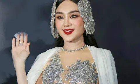 Lâm Khánh Chi hóa Phạm Băng Băng phiên bản "phake", được trai trẻ tháp tùng, nhan sắc qua cam thường gây chú ý