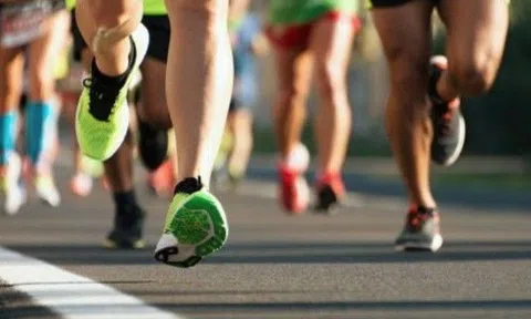 Người đàn ông khỏe mạnh phải lọc máu 2 tuần vì chạy bộ, "thủ phạm" là việc hay gặp ở nhiều người chăm tập luyện