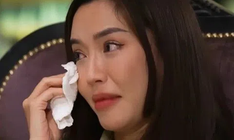 Bích Phương khóc nức nở: Không nghĩ mình tệ đến vậy, bị dân mạng chê "điệu và nhão"