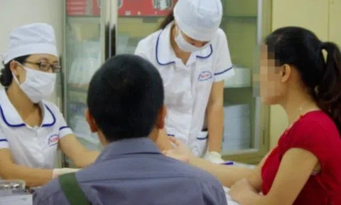 Nhận đứa bé mặt giống chồng như đúc, vợ đưa đi xét nghiệm ADN phát hiện sự thật động trời nhưng vẫn nhận nuôi