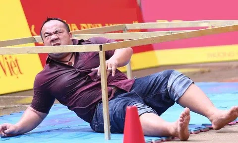 Chàng Hiều "Bỗng dưng muốn khóc" gặp chấn thương, MC Quyền Linh có hành động bất ngờ
