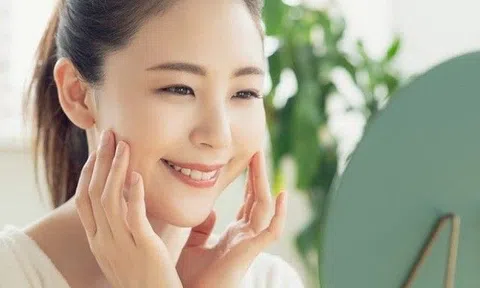 Phụ nữ có nên bổ sung collagen hàng ngày? Những người nên bổ sung collagen ngay cả khi mới 20 tuổi