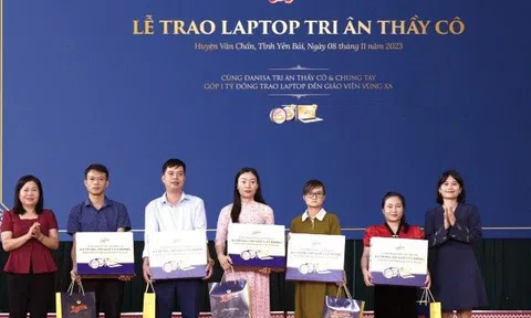 Danisa tặng laptop cho thầy giáo dạy tin học vùng cao - món quà mơ ước ý nghĩa hơn bao giờ hết