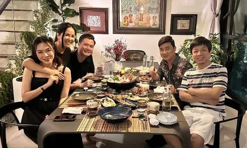 Mỹ Tâm xuất hiện ở cơ ngơi mới của Hồng Nhung sau ồn ào đàn chị gác chân lên bảng viết tên hit của mình