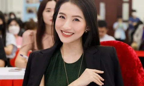 Nữ giảng viên trẻ đẹp từng dạy Hoàng Thùy Linh, Tóc Tiên: Gồng gánh gia đình hơn 15 năm, có duyên với Thanh Bùi