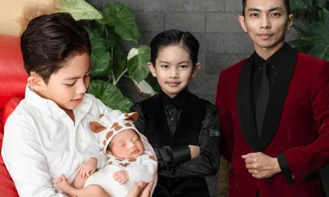 Con trai duy nhất nhà Khánh Thi điển trai như Phan Hiển "nâng cấp", 8 tuổi ga lăng xỏ giày cho mẹ
