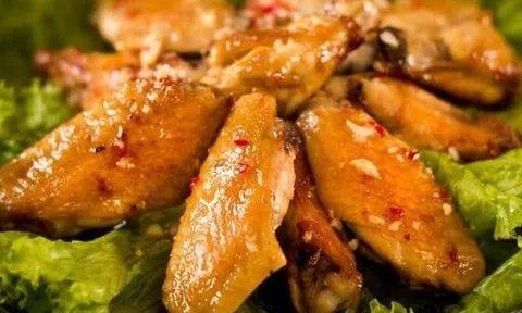 Nhiều người kết hợp thịt gà với loại gia vị cực phổ biến này mà không biết đó là "đại kỵ"