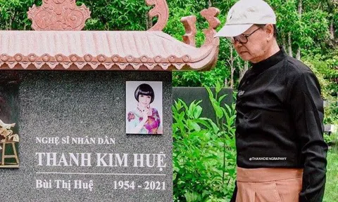 Tâm nguyện của cố nghệ sĩ Thanh Kim Huệ với chồng đạt được dù âm dương cách biệt, Thanh Điền mua mộ đặt cạnh vợ