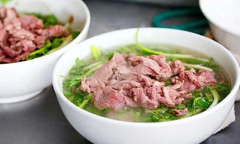 Người đàn ông ở Hà Nội bị sốc phản vệ sau khi ăn phở sáng