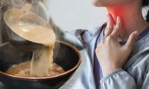 Người phụ nữ mắc ung thư thực quản vì một việc hay làm vào mùa đông đã được WHO cảnh báo từ lâu