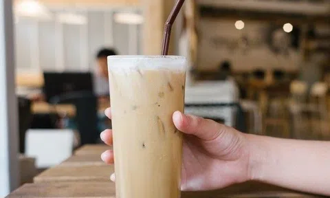 3 loại đồ uống phổ biến gây tổn hại não, bác sĩ nhắc cẩn thận với cả sữa và mật ong
