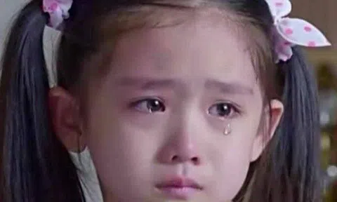 Bé gái 8 tuổi từng quen mặt khán giả truyền hình, đến tuổi dậy thì: Đẹp ngang Lưu Diệc Phi!