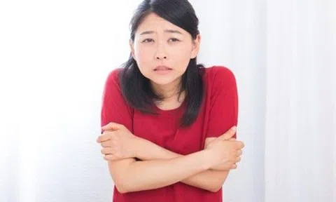 2 bệnh nguy hiểm dễ tấn công khi trời lạnh đột ngột, bác sĩ nhắc một việc dù trẻ hay già cũng nên tránh