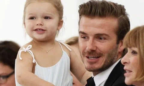 Con gái David Beckham lột xác tuổi dậy thì, thích mặc váy 2 dây bó sát gây tranh cãi