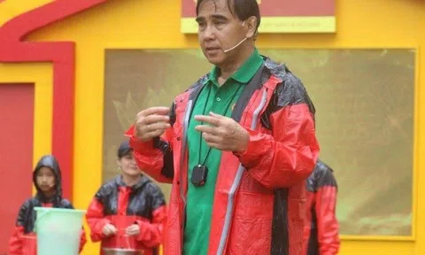 MC Quyền Linh "nổi quạu" khi ê-kíp khuyên dừng quay vì mưa lớn