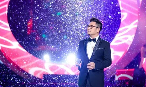 Bằng Kiều không phô diễn kỹ thuật, hát đầy cảm xúc trong đêm nhạc Noel
