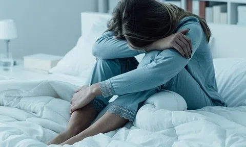 Nữ nhà báo Hà Nội từng ám ảnh luôn có người muốn ám sát mình, phải vào viện tâm thần vì chứng bệnh này