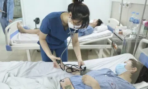 Nhiều người phải thở máy vì cúm A: Ai dễ bị biến chứng khi mắc bệnh và dấu hiệu chuyển nặng nguy hiểm