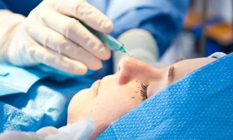 Cô gái tiên lượng không qua khỏi sau khi nâng ngực, hạ gò má, gọt hàm, nhổ răng khôn