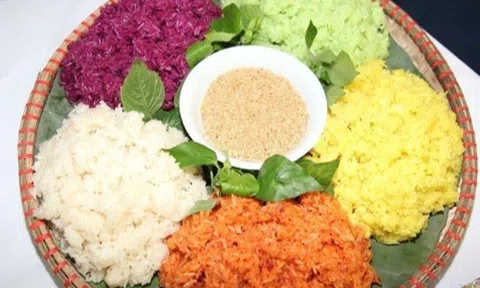 Gạo nếp có bổ dưỡng hơn gạo tẻ không? Những người không nên ăn các món từ gạo nếp, kể cả bánh chưng