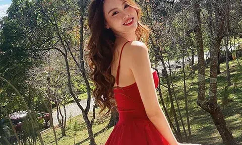 "Nàng thơ xứ Huế" bỏ lại áo dài, khoác lên người đầm lụa mỏng manh khi lên phố thị