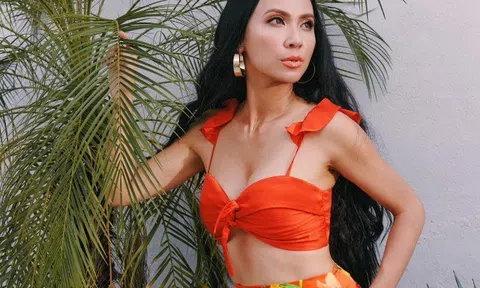 Nữ MC hải ngoại đọ body bên ông xã như "trời sinh 1 cặp", có 12 quy tắc giữ dáng Tết này