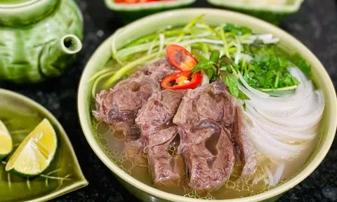 Bún, miến, phở có tốt cho sức khỏe hơn bánh chưng? Chuyên gia nói đáp án khiến nhiều người đổi cách chống ngán dịp Tết