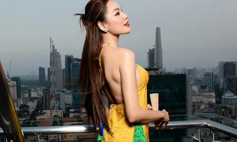 "Chị bảy" Lê Hoàng Phương diện áo tắm khoe body nét từng milimet ngày mùng 3 Tết