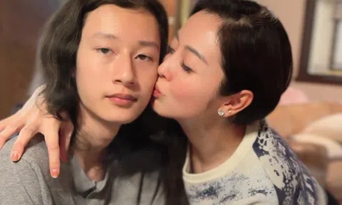 Diện mạo khác lạ của con trai Jennifer Phạm và Quang Dũng tuổi 16: Tóc dài lãng tử, mặt y đúc bố, đôi mắt buồn của mẹ