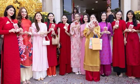 Dàn Hoa, Á hậu nhận lì xì đầu năm từ vợ chồng "bà trùm" Phạm Kim Dung