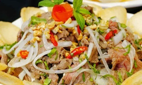 Người đàn ông 3 lần co giật tưởng bị đột quỵ, đến viện bác sĩ nói nguyên nhân do ăn uống khiến cả nhà ngã ngửa