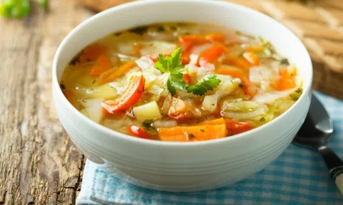 Có gì trong bát canh của bác sĩ miễn dịch người Nhật mà có thể giúp ông 27 năm không ốm đau?