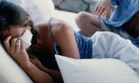 Sau 3 năm đi nước ngoài, chồng về làm một việc để vợ phải trầm trồ, nào ngờ khiến cả hai gặp họa