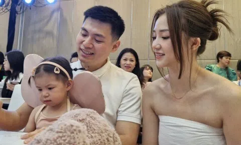 Mẹ của "idol nhí" Pam Yêu Ơi: "Sinh con khi gia đình chưa chuẩn bị, mẹ chồng từ quê tức tốc lên đón tay cháu"