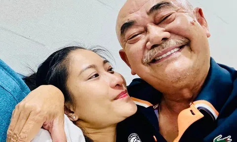 NSND Việt Anh nói gì trước tin đồn tuổi U70 đang yêu cô gái trẻ, xinh đẹp sau nhiều năm cô độc?
