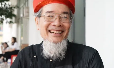 Cụ ông U80 ở Hà Nội cùng vợ trình diễn thời trang, bí quyết sống khỏe của ông khiến người trẻ phải trầm trồ