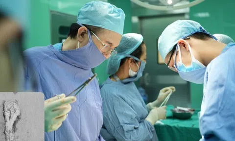 Phẫu thuật thành công cho bệnh nhân bị sa sinh dục nặng, toàn bộ tử cung “rơi” ra ngoài