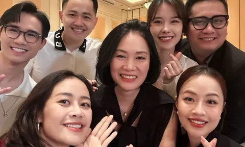 MC Tạ Bích Loan trẻ trung bất ngờ ở tuổi U60, được các đàn em nhà đài khen "lão hóa ngược"