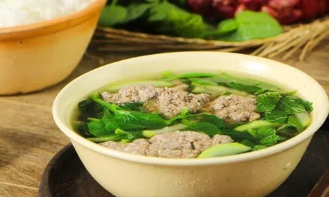 Đừng chỉ nấu canh cua với mùng tơi hay rau ngót, kết hợp cùng thứ rau rẻ tiền này giúp nhân đôi dưỡng chất
